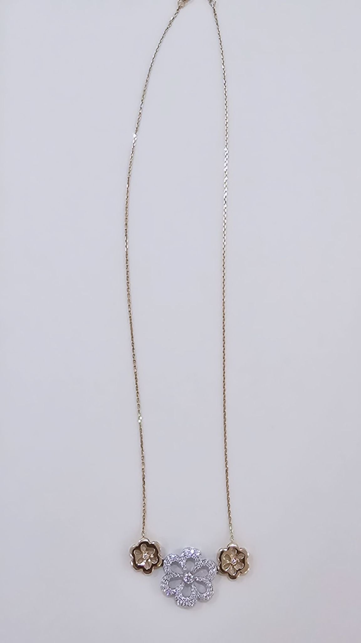 The Flower Necklace