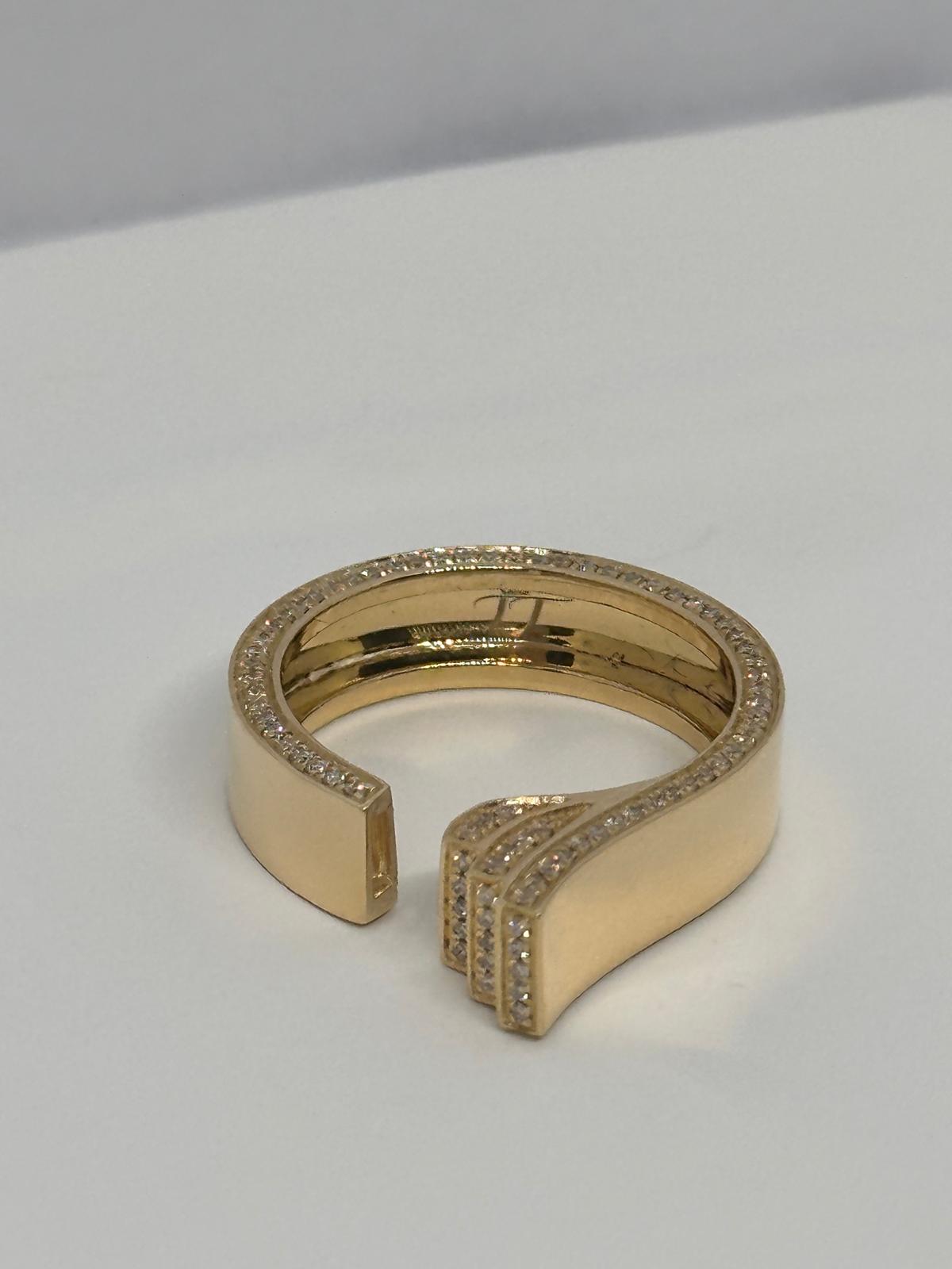 The Bold Ring: 18k gold with natural diamonds